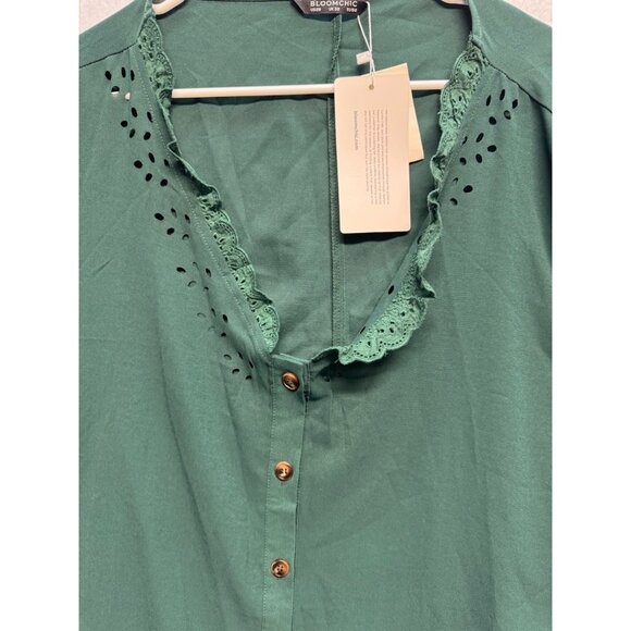 Bloomchic Womens Plus Size Button-Up Blouse Eyelet & Lace Trim Green Size 32 - Picture 5 of 12